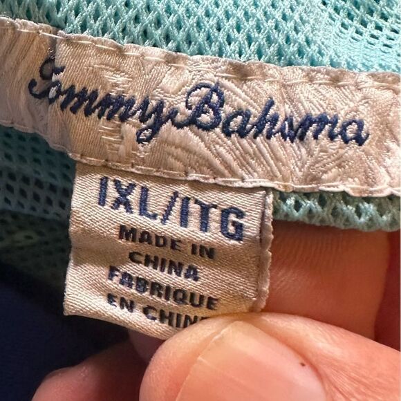 Tommy Bahama Vibrant Royal Shorts in Size XL / 8IS - Picture 2 of 8